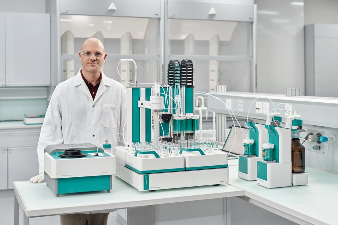 Automation for OMNIS Titrators and OMNIS NIR Analyzer