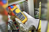 Fluke 325真有效值钳型表 图5