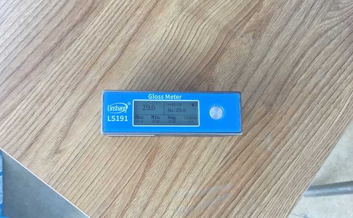 木蜡油和清漆有什么区别？木器表面光泽度怎么检测？