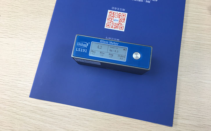 光泽度仪测量彩页光泽 光泽度仪测量彩页光泽