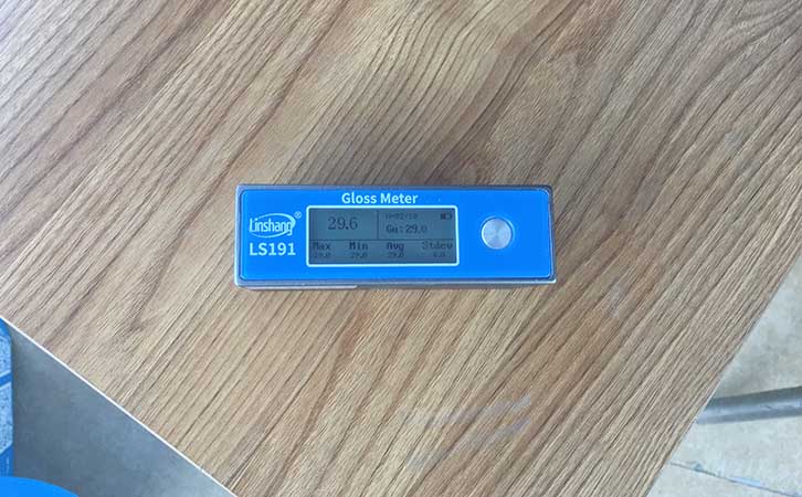 光泽度仪测量家具光泽