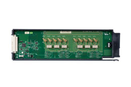 适用于 DAQ970A 和 DAQ973A 的 DAQM905A 2 GHz 双通道 1:4 射频多路复用器，50 Ω 模块